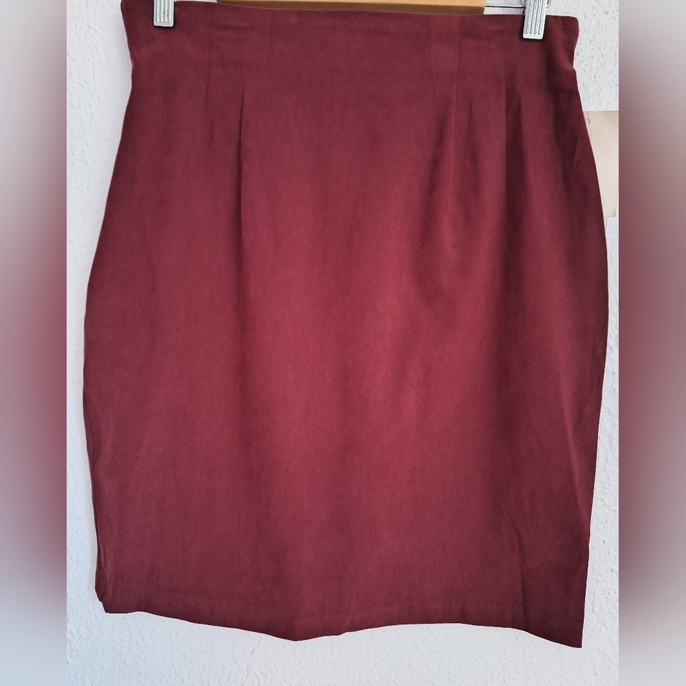 NWT FINE LINE  NEW TAGS Elegant Burgundy Women's Skirt